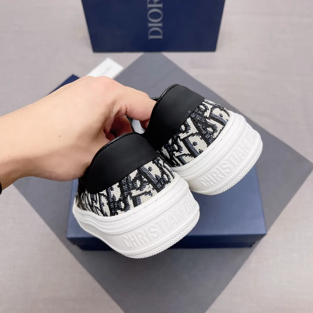 P380, Dior series casual shoes 👟🔥[Dior] Dior's new casual men's shoes are launched in Hong Kong counters. Official website 1:1 production. Original Italian materials. Designed by European and American masters. Perfect shape to create counter quality, solid color rubber wear-resistant outsole and classic dazzling head! Super versatile and very comfortable. High-end without losing taste, fashionable and novel! ! Absolute focus! Code number: 38-44, four colors available (45 can be customized, cannot be returned or exchanged) No. 005